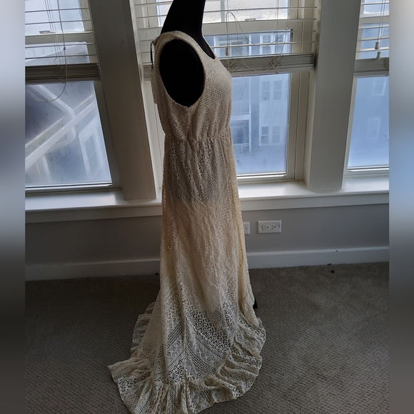 Solitaire by Ravi Khosla Crochet Hi/Lo Maxi Dress - Picture 15 of 16